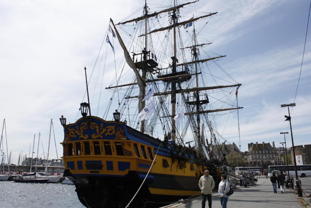 Hotel Le Croiseur Intra Muros Saint-Malo Pokój zdjęcie